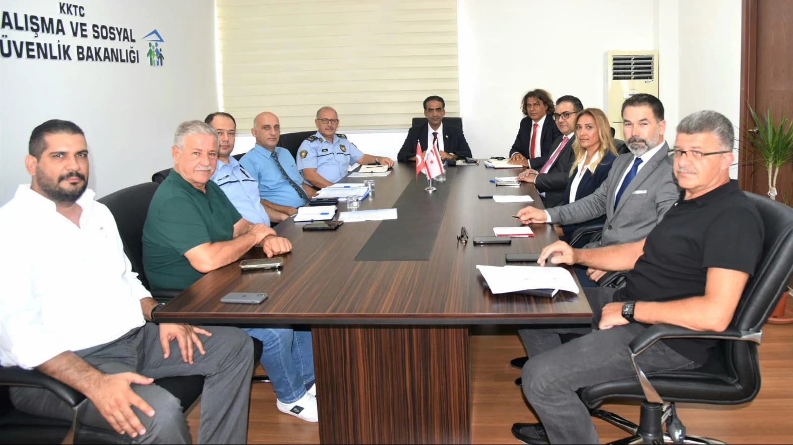 Polis ve Müteahhitler Birliği ile işgücü toplantısı yaptı
