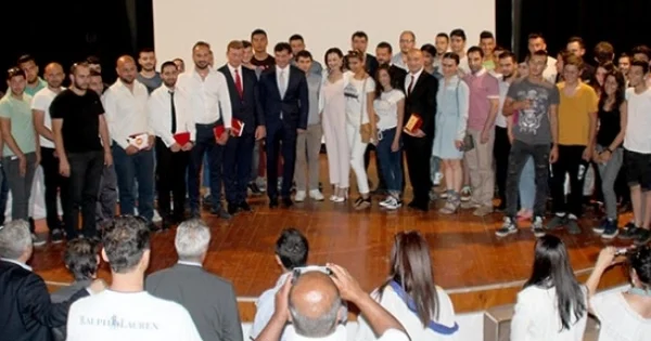 Gelecek emin ellerde